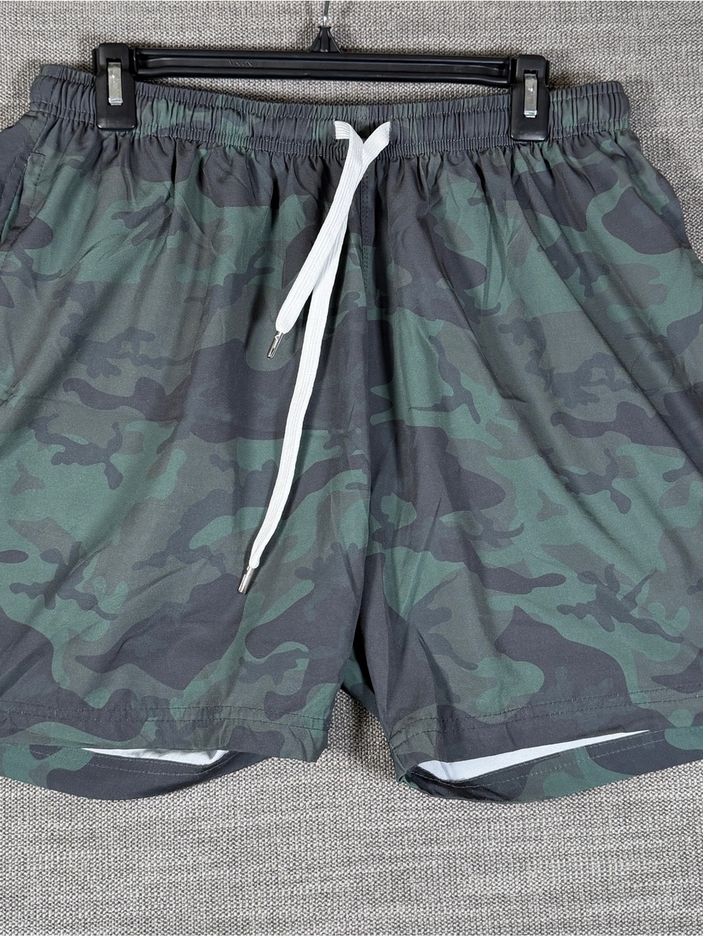 Cove Men's Green & Black Camo Athletic Shorts